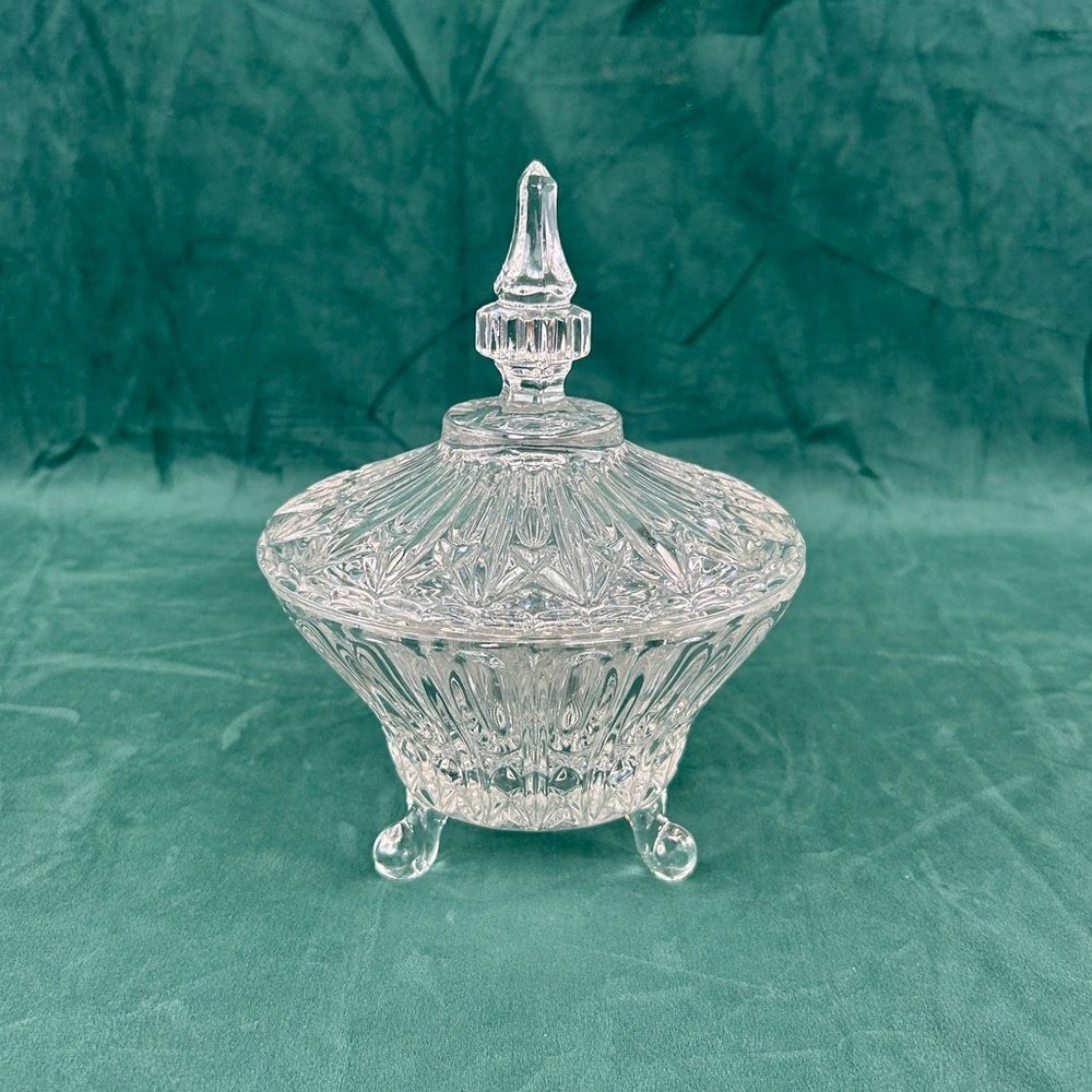 Vintage 3 Footed Round Crystal Glass Candy Dish Jar with Lid